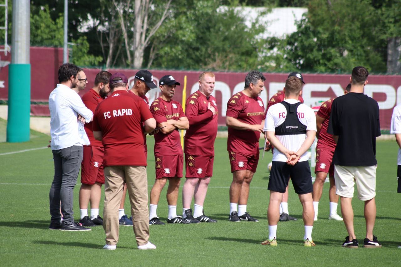 Șapte jucători noi la reunirea Rapidului, la primul antrenament sub comanda lui Neil Lennon _14