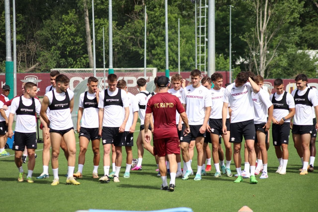 Șapte jucători noi la reunirea Rapidului, la primul antrenament sub comanda lui Neil Lennon _17