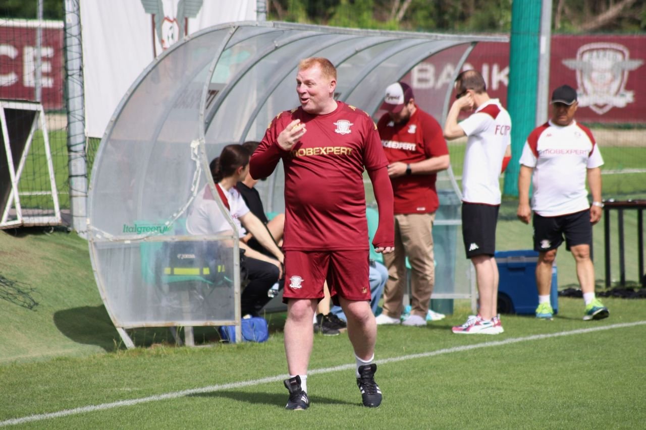 Șapte jucători noi la reunirea Rapidului, la primul antrenament sub comanda lui Neil Lennon _19