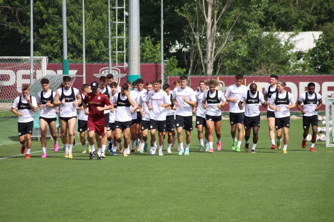Șapte jucători noi la reunirea Rapidului, la primul antrenament sub comanda lui Neil Lennon _1
