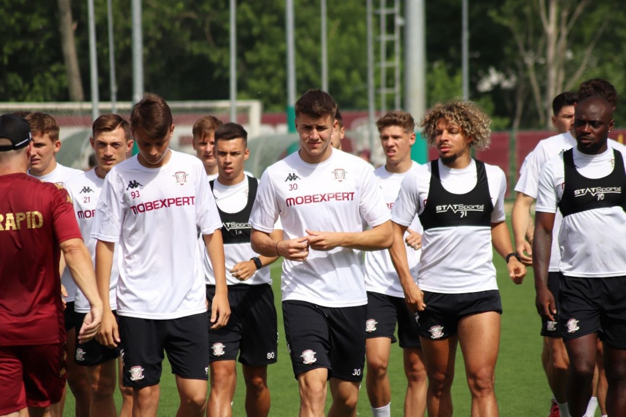 Șapte jucători noi la reunirea Rapidului, la primul antrenament sub comanda lui Neil Lennon _25