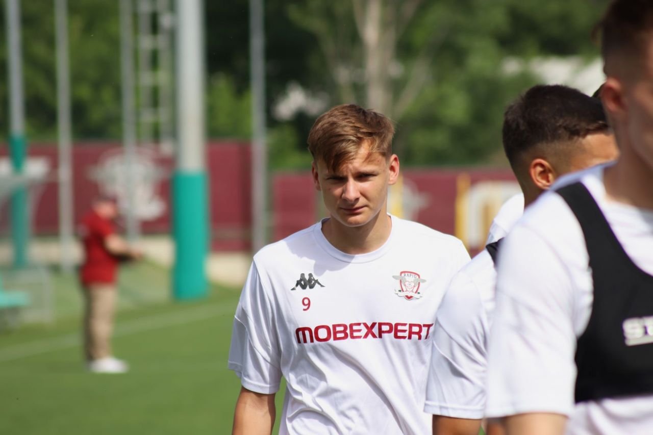 Șapte jucători noi la reunirea Rapidului, la primul antrenament sub comanda lui Neil Lennon _27