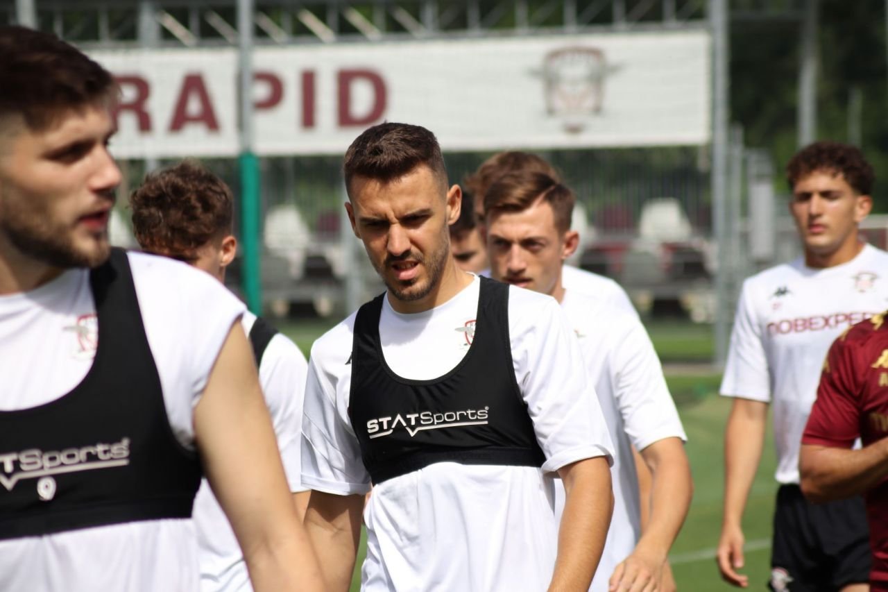 Șapte jucători noi la reunirea Rapidului, la primul antrenament sub comanda lui Neil Lennon _28