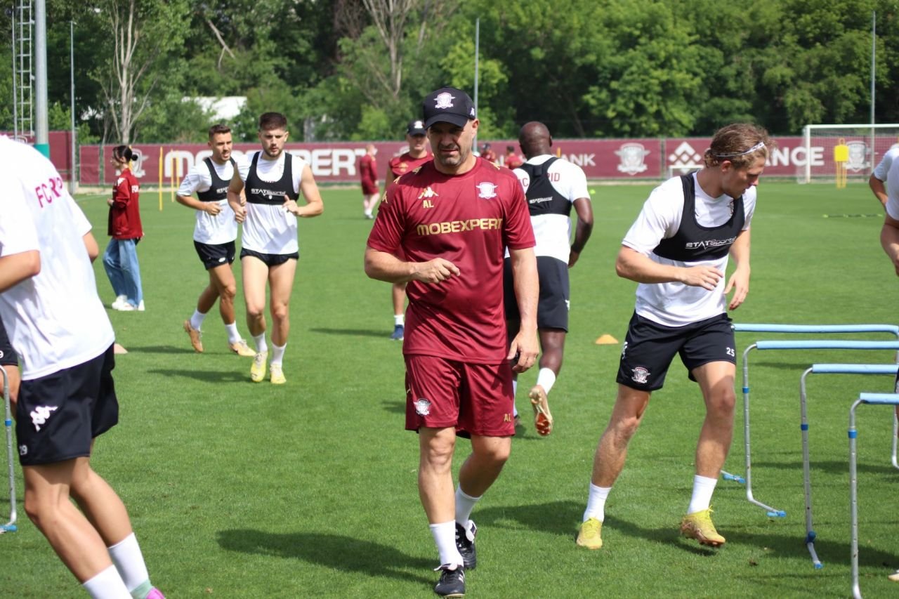 Șapte jucători noi la reunirea Rapidului, la primul antrenament sub comanda lui Neil Lennon _38