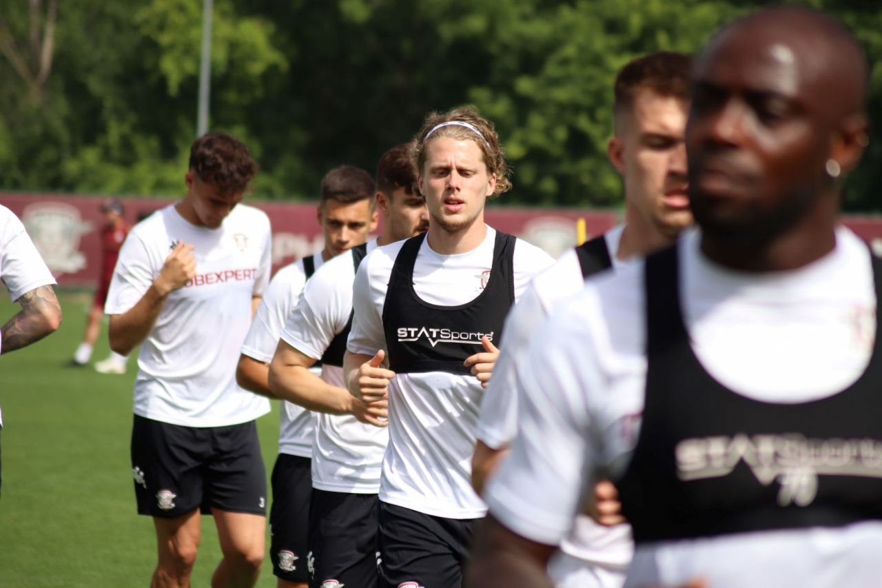 Șapte jucători noi la reunirea Rapidului, la primul antrenament sub comanda lui Neil Lennon _40