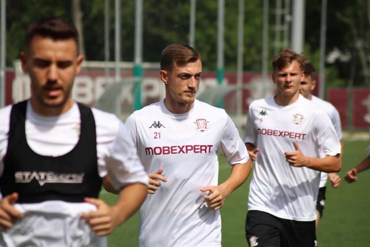 Șapte jucători noi la reunirea Rapidului, la primul antrenament sub comanda lui Neil Lennon _45