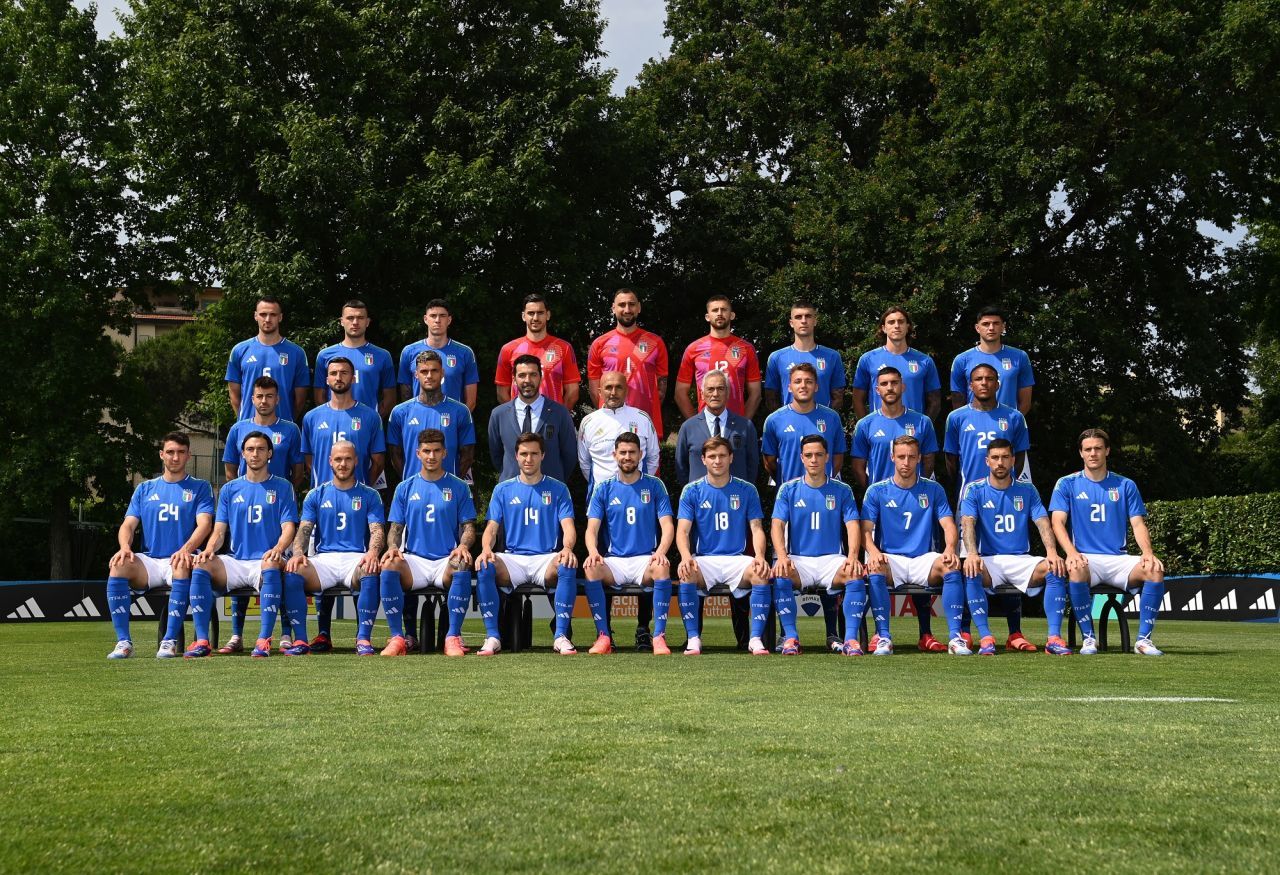 Italia și-a prezentat echipamentul oficial pentru Campionatul European din Germania_2