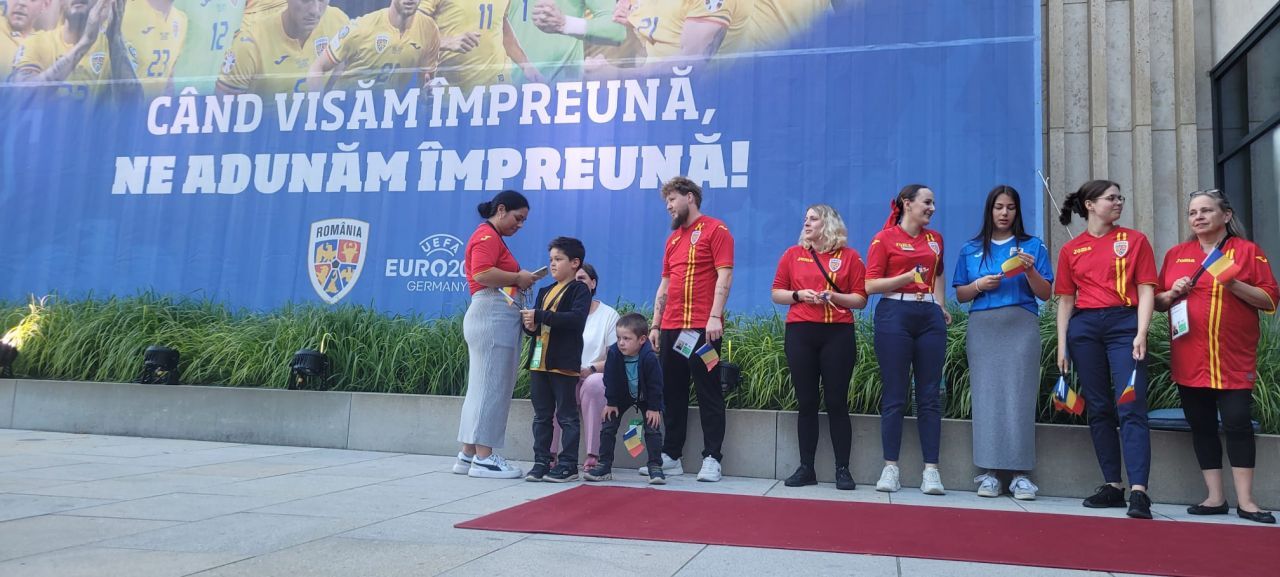 Tricolorii au ajuns în Würzburg! Cum au fost întâmpinați de fanii români aflați la hotel_2