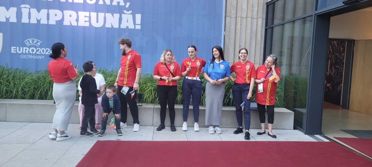Tricolorii au ajuns în Würzburg! Cum au fost întâmpinați de fanii români aflați la hotel_3