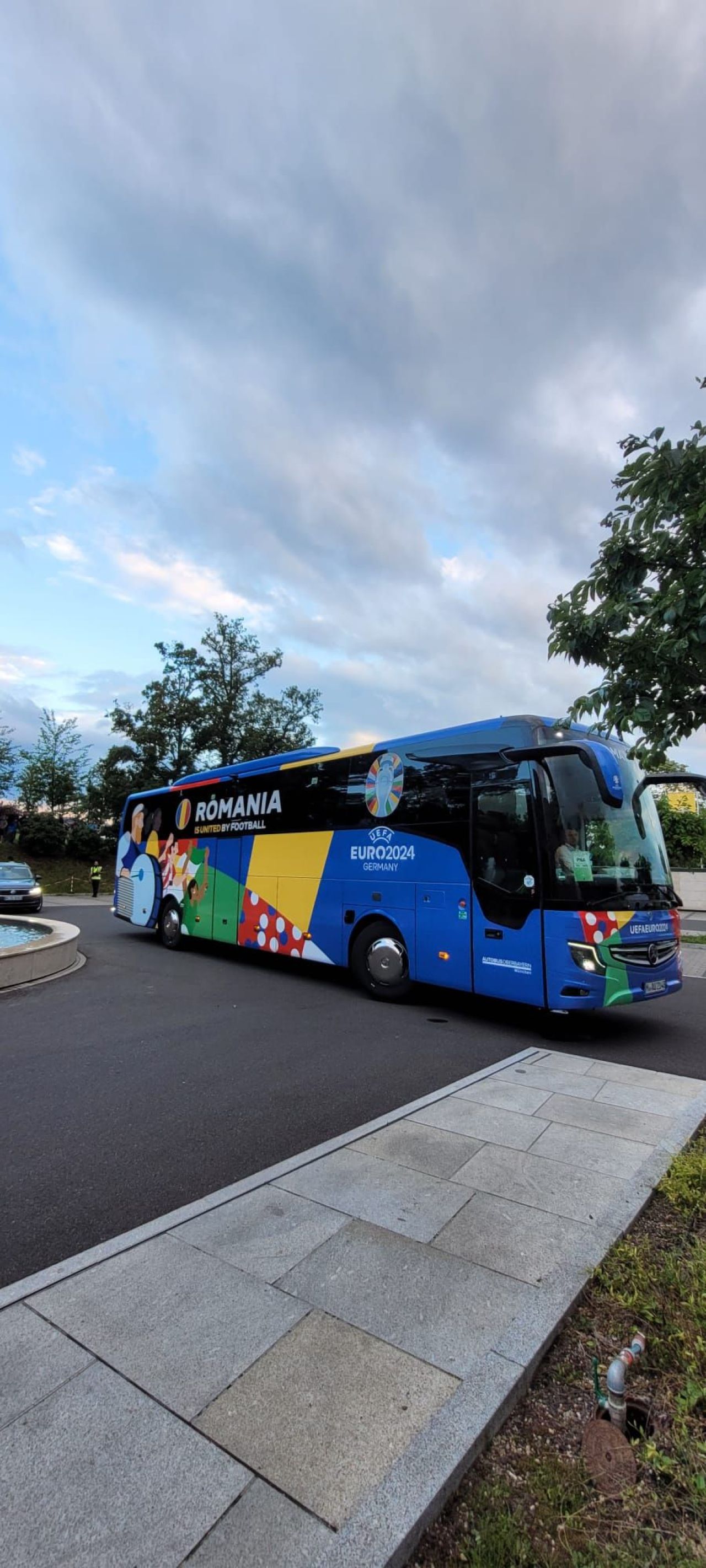 Tricolorii au ajuns în Würzburg! Cum au fost întâmpinați de fanii români aflați la hotel_6