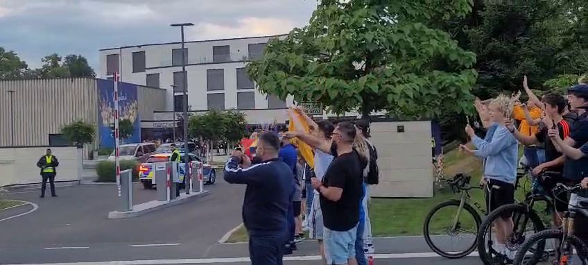 Tricolorii au ajuns în Würzburg! Cum au fost întâmpinați de fanii români aflați la hotel_8