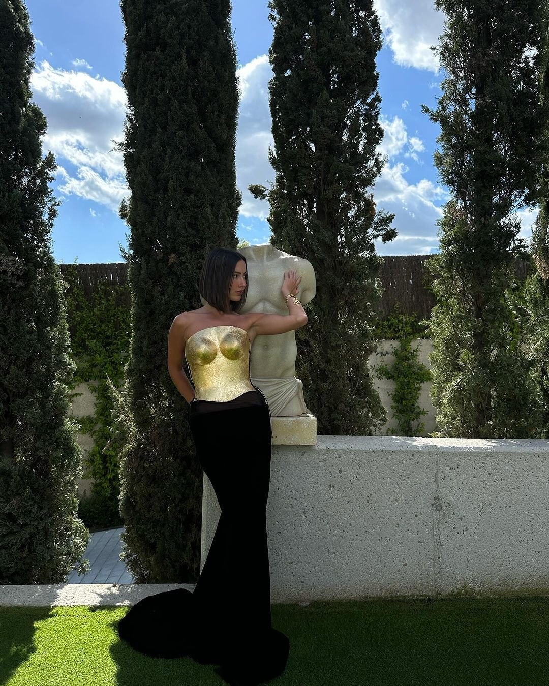 Exclus din lotul pentru EURO 2024, un fotbalist s-a fotografiat alături de superba sa soție, în vacanță: 