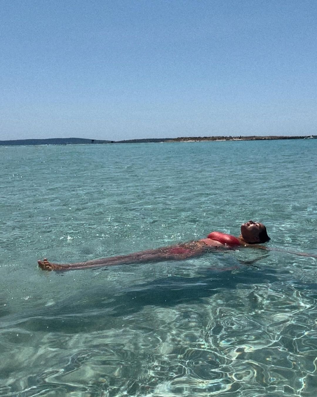 Exclus din lotul pentru EURO 2024, un fotbalist s-a fotografiat alături de superba sa soție, în vacanță: 