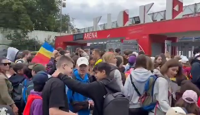 Interes major pentru tricolori! Sute de oameni s-au strâns pentru primul antrenament al României, în Germania _3