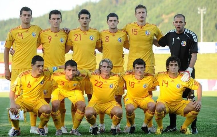 Cum s-a schimbat echipamentul naționalei României de-a lungul timpului_12