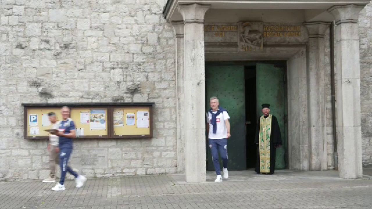 Gestul făcut de Edi Iordănescu cu doar patru zile înainte de debutul României la EURO_5