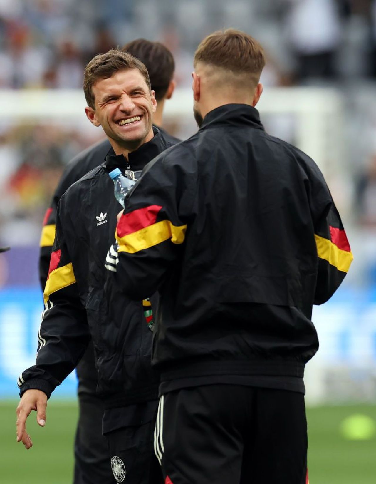 Thomas Muller i-a lăsat mască pe nemți! Ce a făcut la inspecția gazonului_6