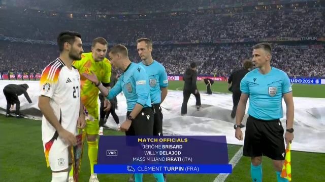 Momentul în care Manuel Neuer a fost trimis la vestiare, chiar înainte de Germania - Scoția: 