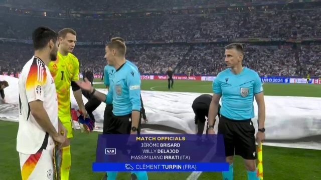 Momentul în care Manuel Neuer a fost trimis la vestiare, chiar înainte de Germania - Scoția: 