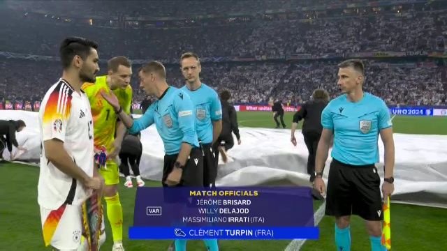 Momentul în care Manuel Neuer a fost trimis la vestiare, chiar înainte de Germania - Scoția: 