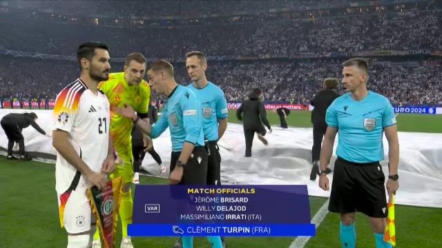 Momentul în care Manuel Neuer a fost trimis la vestiare, chiar înainte de Germania - Scoția: 
