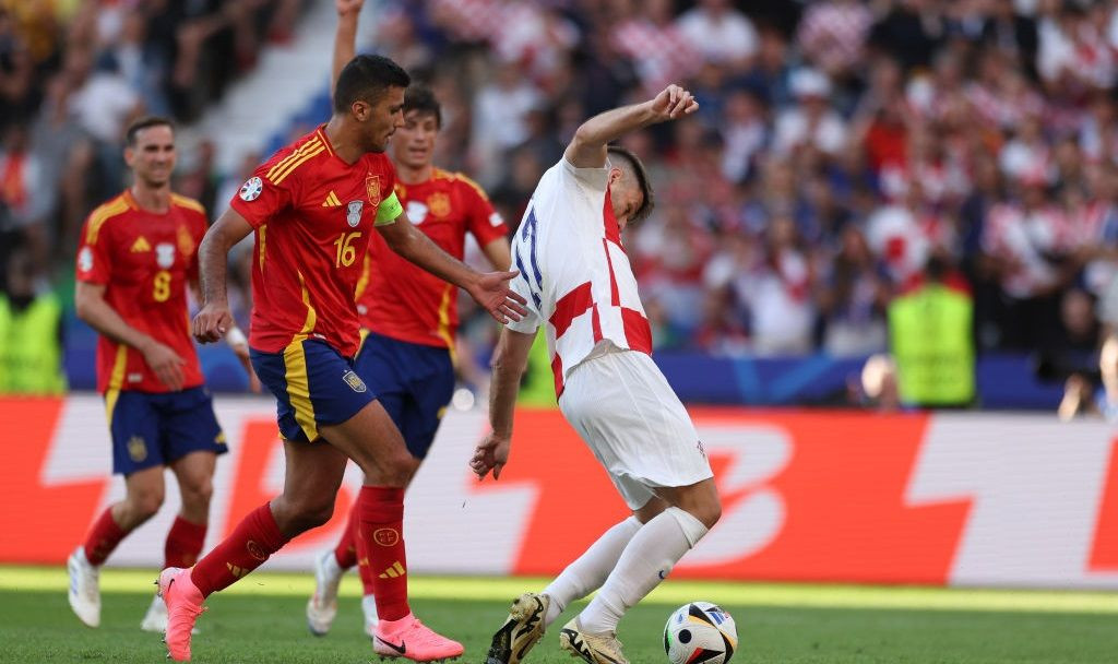 Croații &icirc;și pun la zid jucătorul după eșecul cu Spania: Priviți circul! + de ce a fost anulat golul lui Bruno Petkovic
