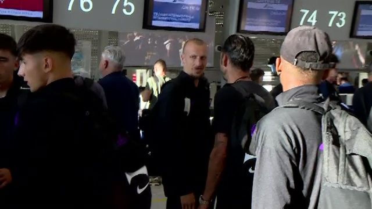 FCSB a plecat în cantonamentul din Olanda! Cine a lipsit de la aeroport_10