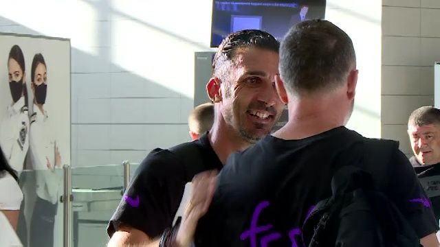 FCSB a plecat în cantonamentul din Olanda! Cine a lipsit de la aeroport_20