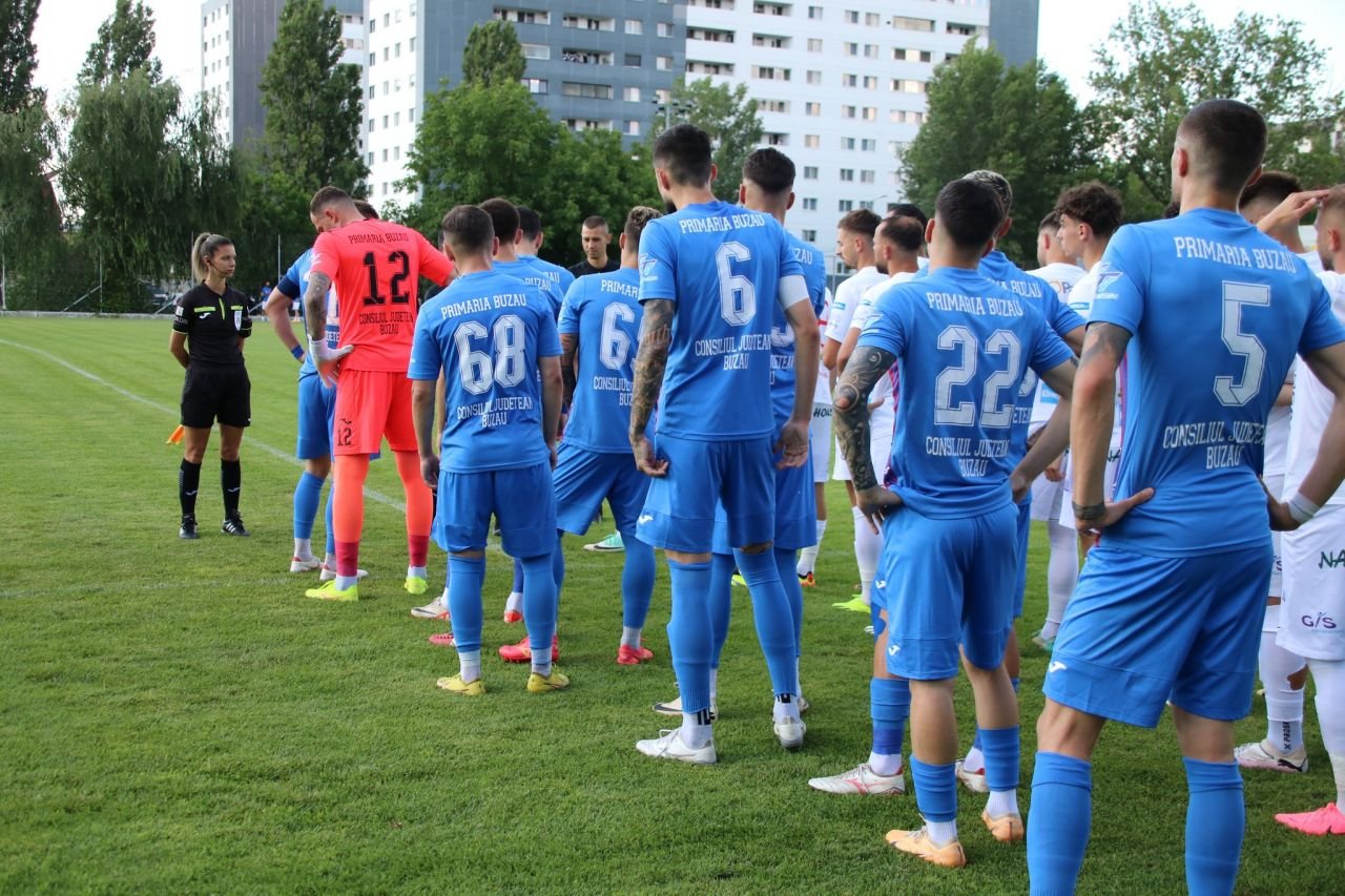 Constantin Budescu ”Sărmăluță” a debutat la Gloria Buzău și atacant de la VfB Stuttgart pentru FC Hermannstadt!_6