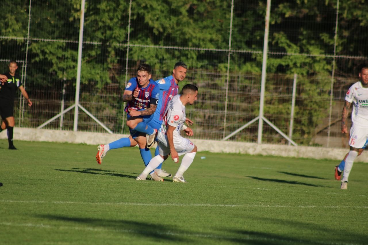 Constantin Budescu ”Sărmăluță” a debutat la Gloria Buzău și atacant de la VfB Stuttgart pentru FC Hermannstadt!_13