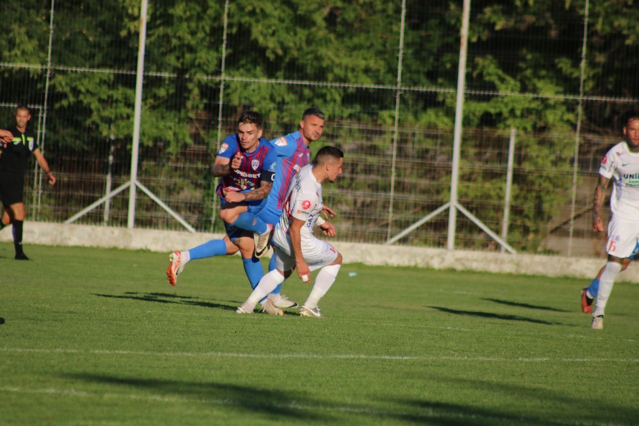 Constantin Budescu ”Sărmăluță” a debutat la Gloria Buzău și atacant de la VfB Stuttgart pentru FC Hermannstadt!_13