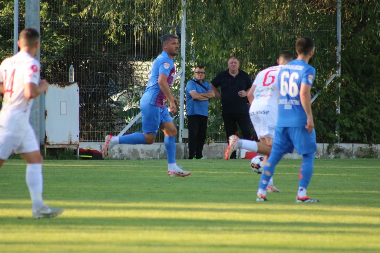 Constantin Budescu ”Sărmăluță” a debutat la Gloria Buzău și atacant de la VfB Stuttgart pentru FC Hermannstadt!_14