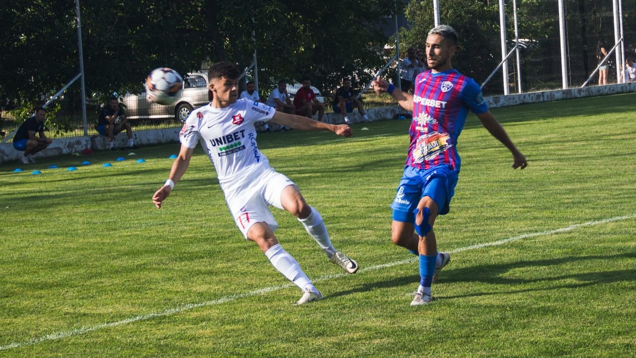 Constantin Budescu ”Sărmăluță” a debutat la Gloria Buzău și atacant de la VfB Stuttgart pentru FC Hermannstadt!_18