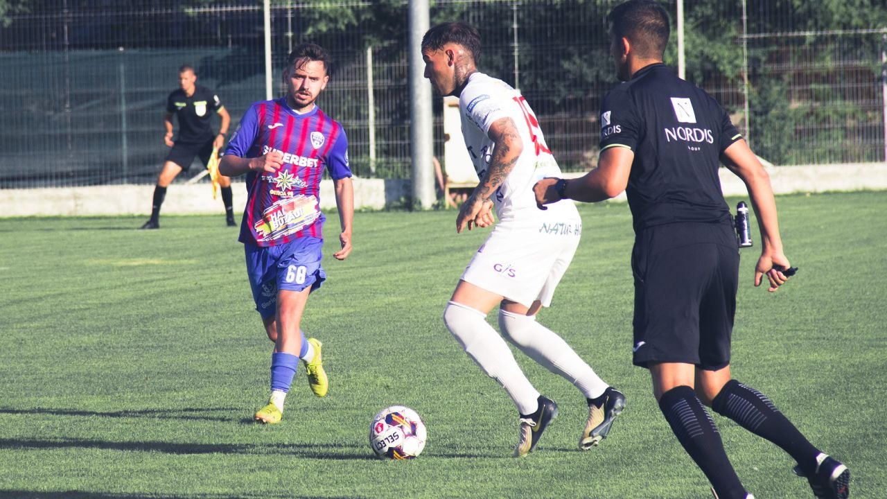 Constantin Budescu ”Sărmăluță” a debutat la Gloria Buzău și atacant de la VfB Stuttgart pentru FC Hermannstadt!_19