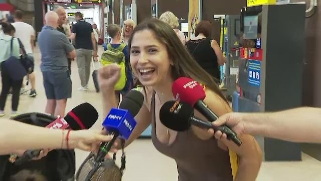 Ioana Timofeciuc a plecat în Germania pentru a-i face galerie lui Florinel Coman. Mesajul transmis la aeroport_4
