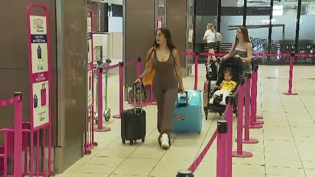 Ioana Timofeciuc a plecat în Germania pentru a-i face galerie lui Florinel Coman. Mesajul transmis la aeroport_6