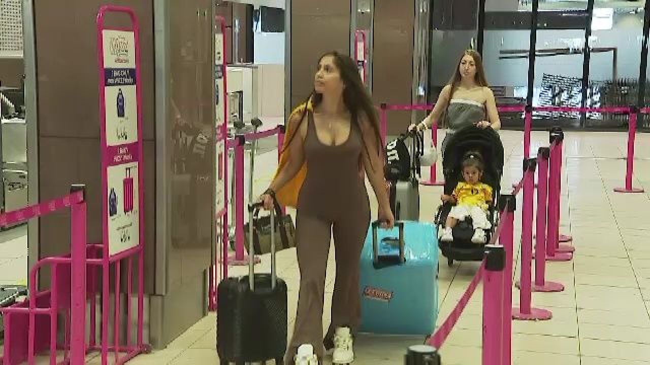 Ioana Timofeciuc a plecat în Germania pentru a-i face galerie lui Florinel Coman. Mesajul transmis la aeroport_7