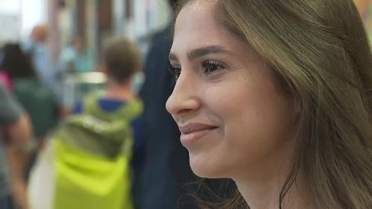 Ioana Timofeciuc a plecat în Germania pentru a-i face galerie lui Florinel Coman. Mesajul transmis la aeroport_9