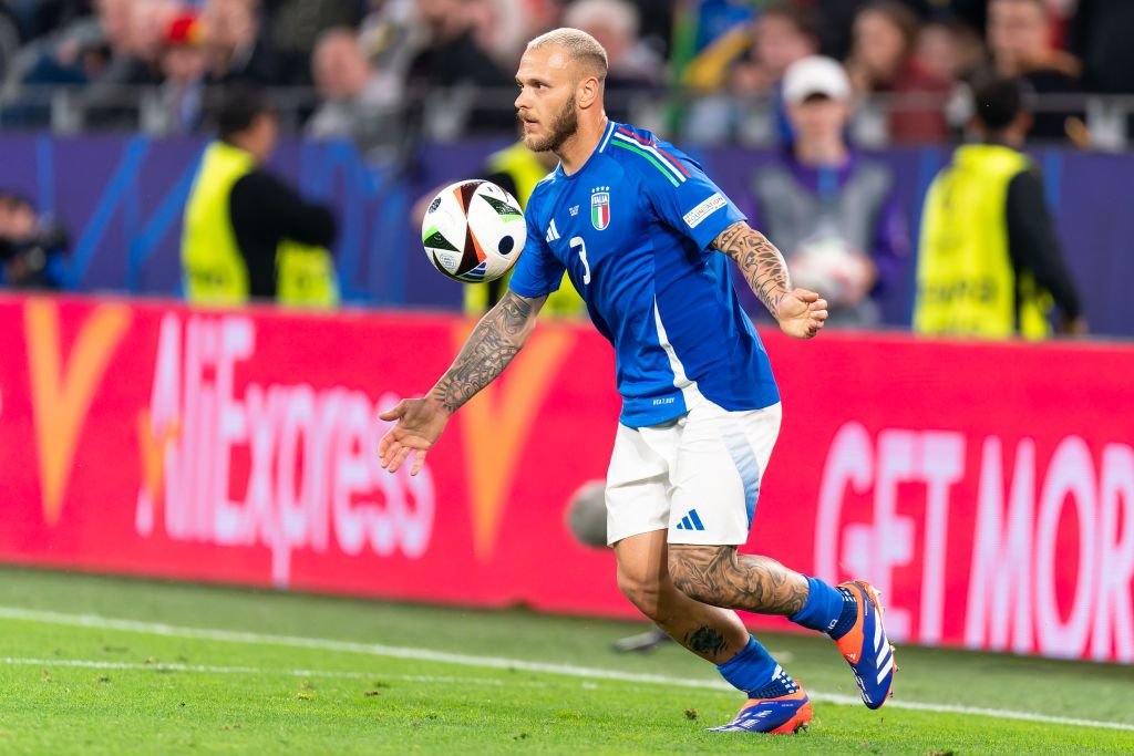 Federico Dimarco a ajuns ținta ironiilor lui Totti după gafa ireală din startul meciului Italia - Albania