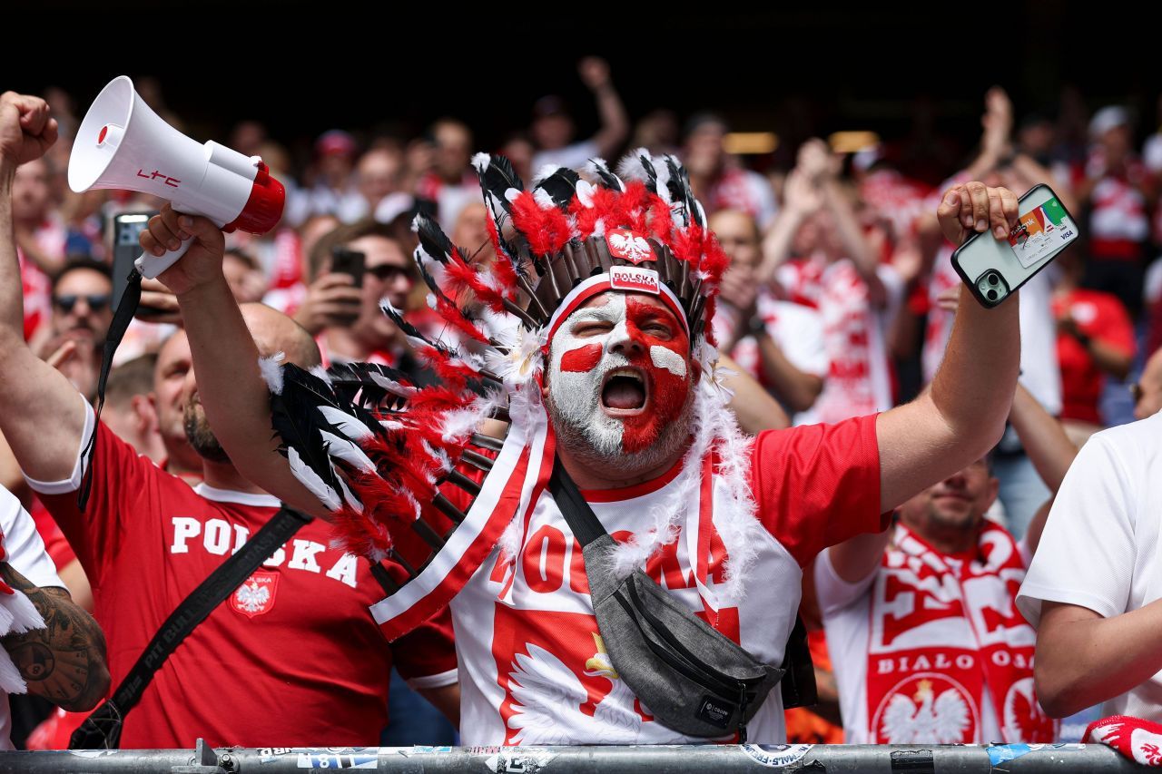 Fetele cochetele! Show în tribune la Polonia - Olanda, blockbuster la EURO 2024_9