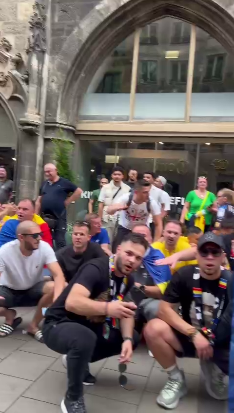 Spectacol pe străzile din Germania! Cum au fost surprinși suporterii tricolorilor_11