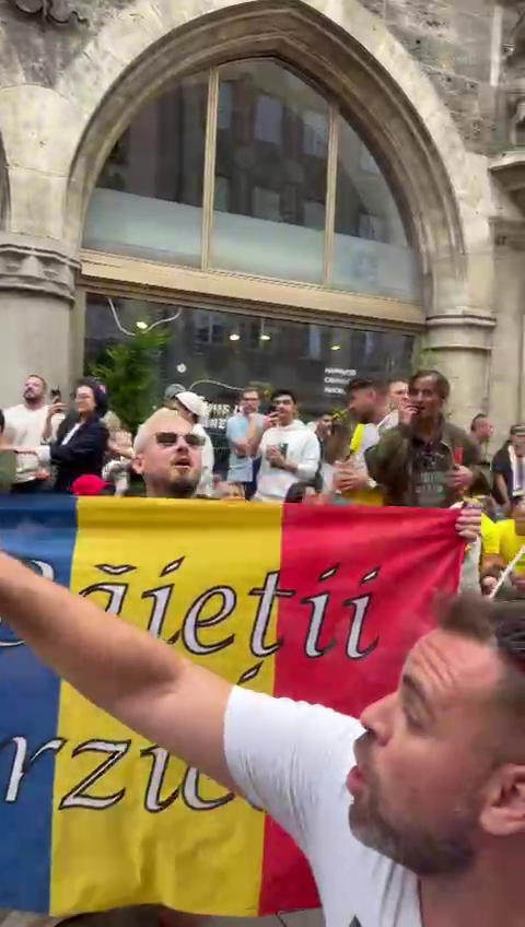 Spectacol pe străzile din Germania! Cum au fost surprinși suporterii tricolorilor_19