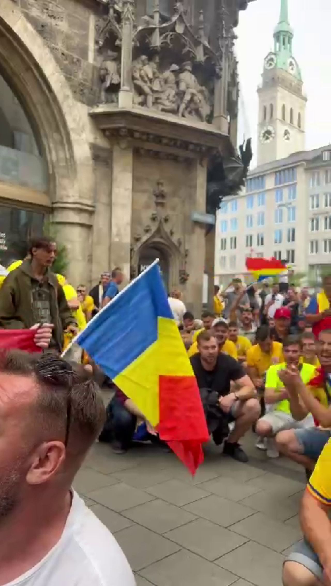 Spectacol pe străzile din Germania! Cum au fost surprinși suporterii tricolorilor_26