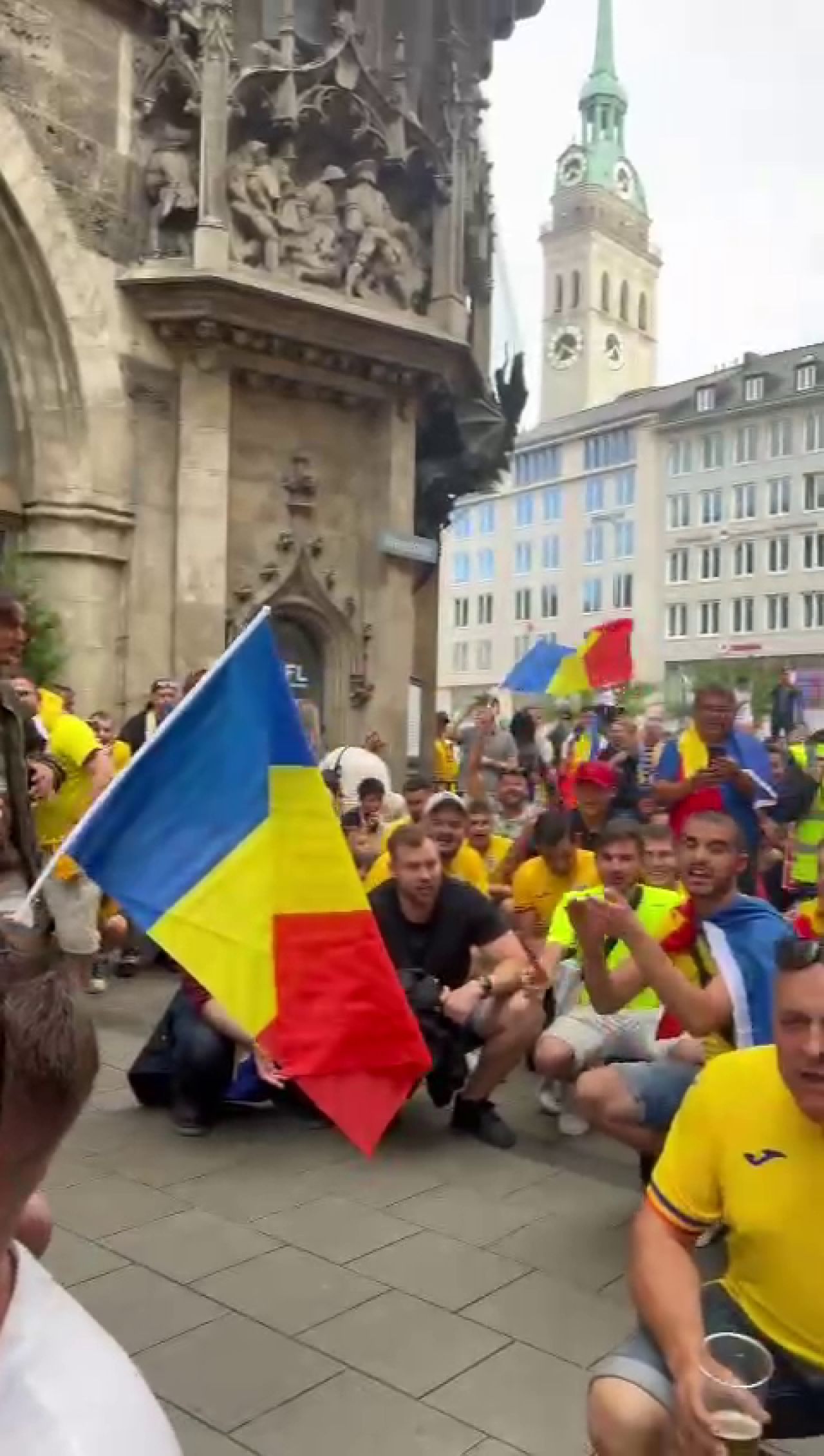 Spectacol pe străzile din Germania! Cum au fost surprinși suporterii tricolorilor_27