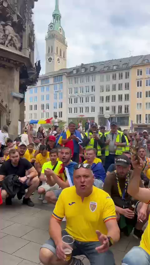 Spectacol pe străzile din Germania! Cum au fost surprinși suporterii tricolorilor_31