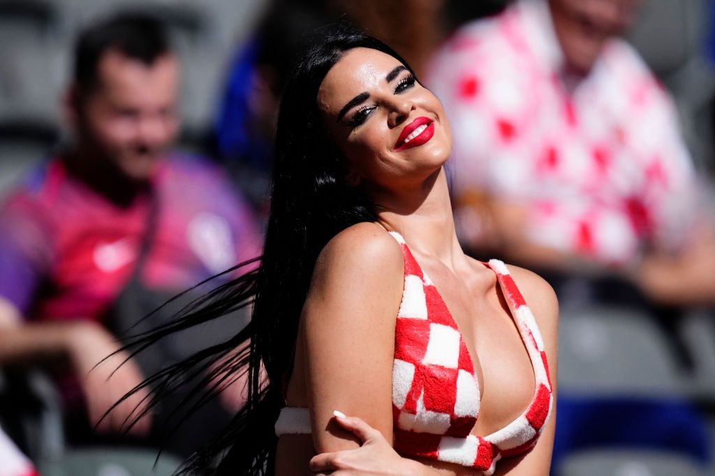 Frumusețile de la EURO 2024! Imagini spectaculoase cu fanele care au făcut senzație în tribune _7