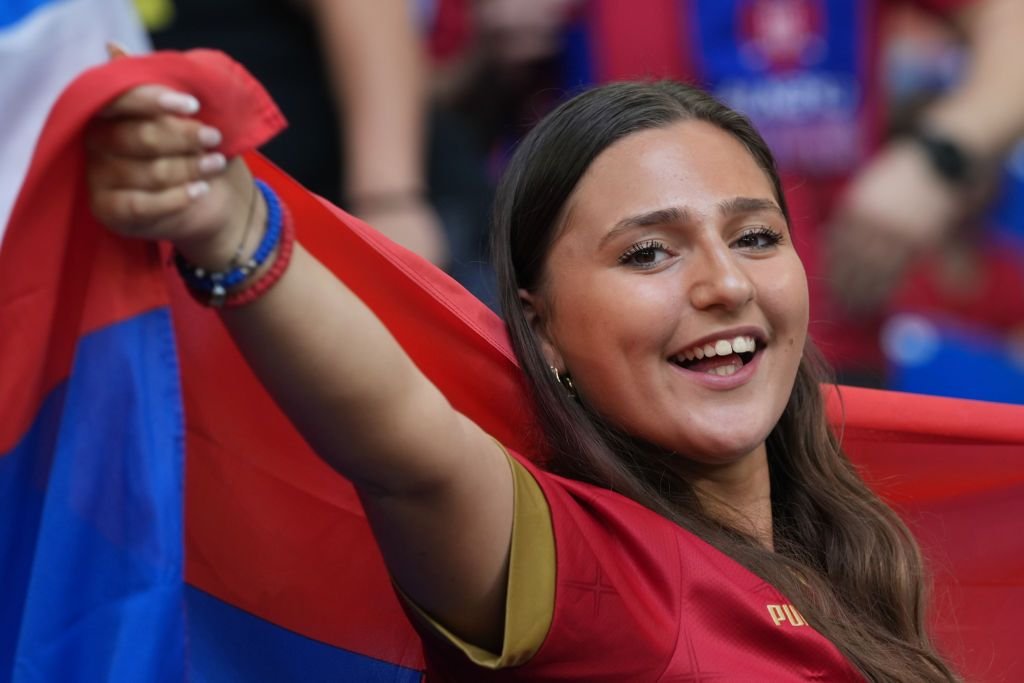 Frumusețile de la EURO 2024! Imagini spectaculoase cu fanele care au făcut senzație în tribune _10