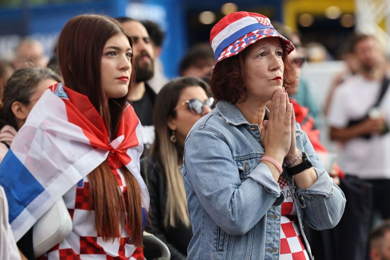 Frumusețile de la EURO 2024! Imagini spectaculoase cu fanele care au făcut senzație în tribune _15