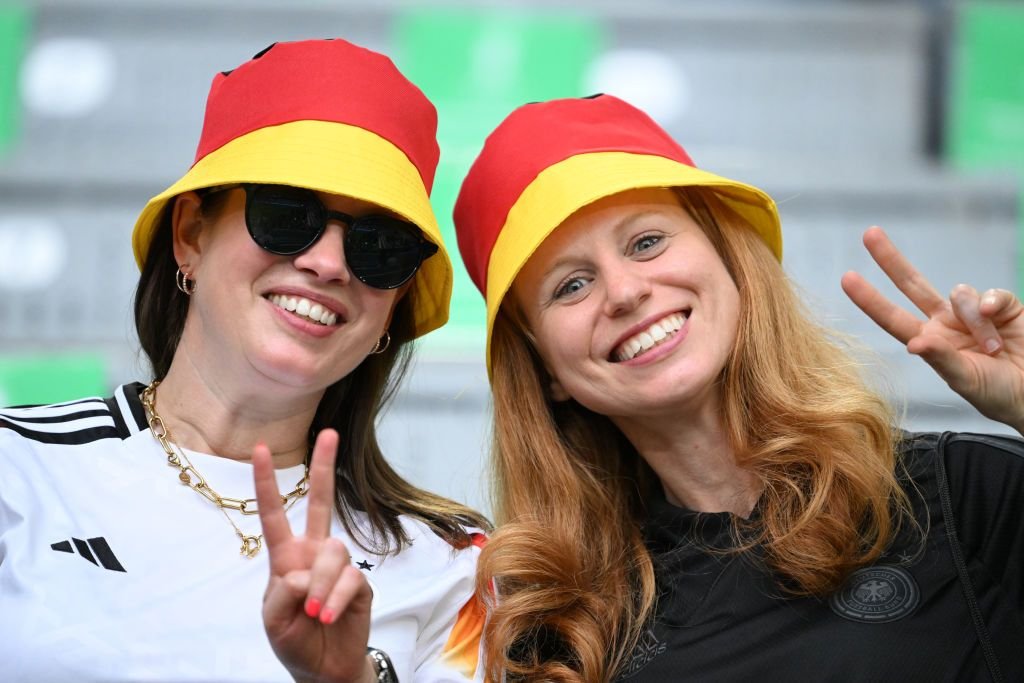 Frumusețile de la EURO 2024! Imagini spectaculoase cu fanele care au făcut senzație în tribune _18