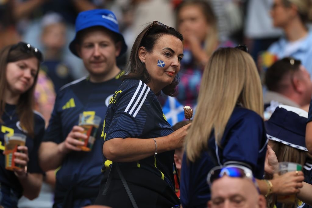 Frumusețile de la EURO 2024! Imagini spectaculoase cu fanele care au făcut senzație în tribune _20